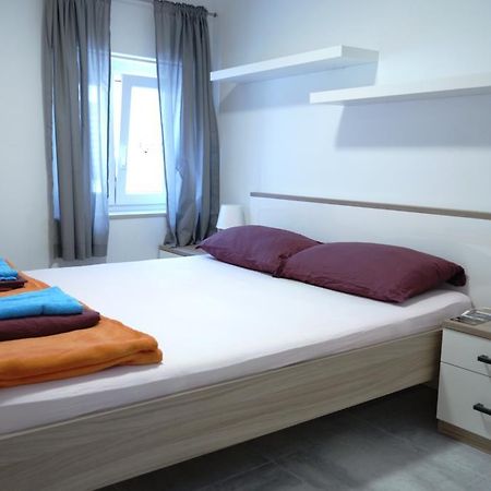 Hostel Pirano Pokoj fotografie